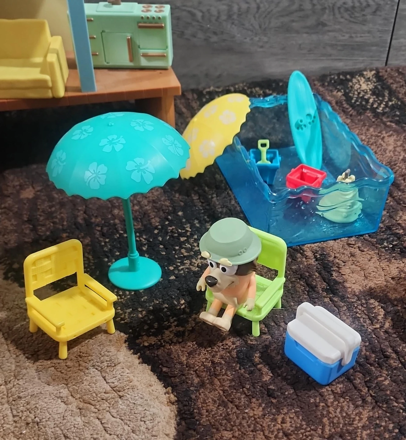 Bluey Family House Playset with Vehicles and Figures - photo 4