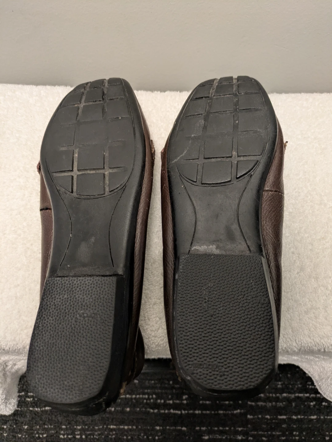 Louis Vuitton Women's Loafers - Brown Leather - photo 4