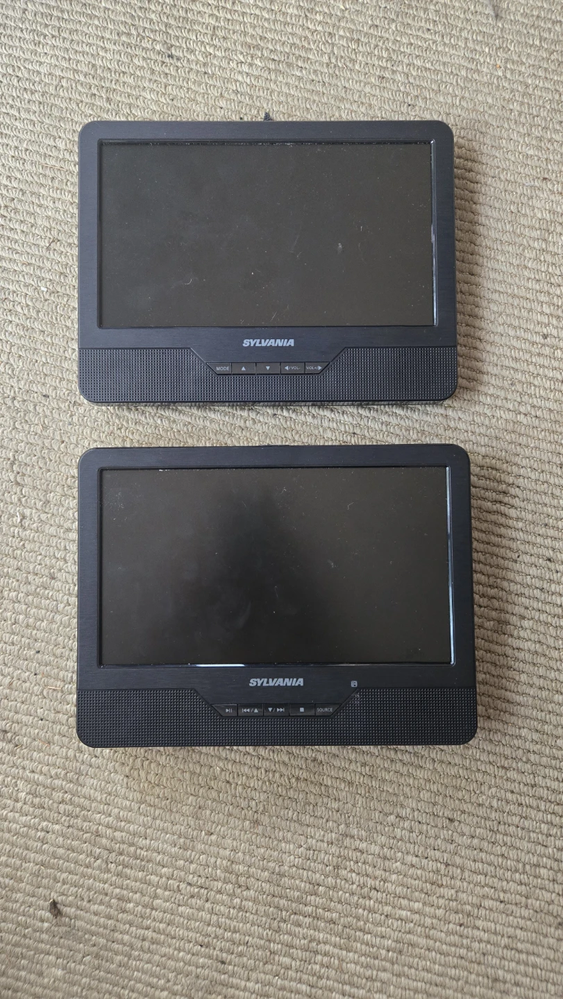 Sylvania Portable DVD Player SDVD9957-B with Carry Bag