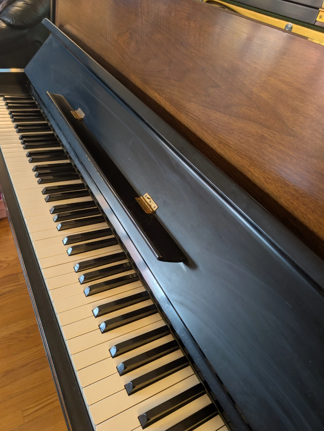 🎹 Yamaha Upright Piano – $2,200 OBO - photo 2