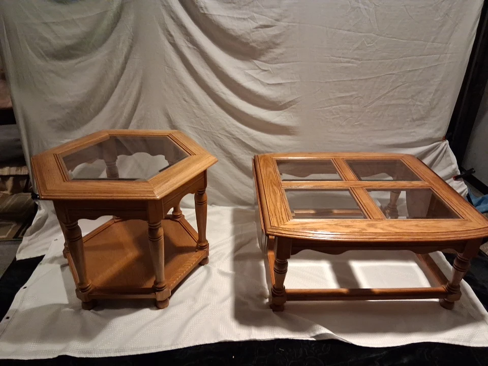 Oak Coffee Table with Glass Top - photo 2
