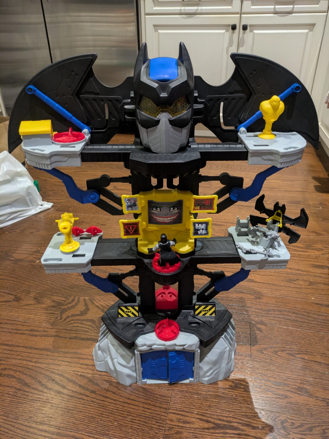 DC Super Friends Transforming Batcave Batman - photo 2