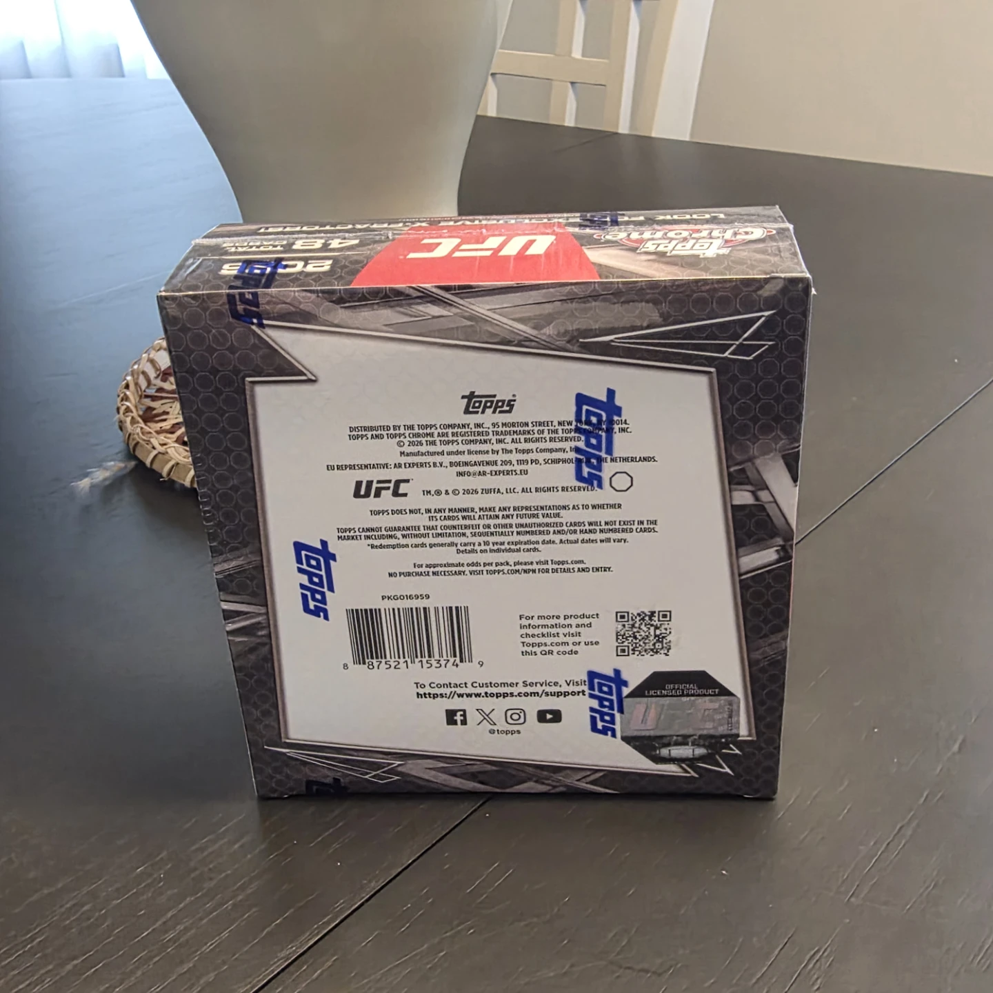 2026 Topps Chrome UFC Trading Card Box - photo 5