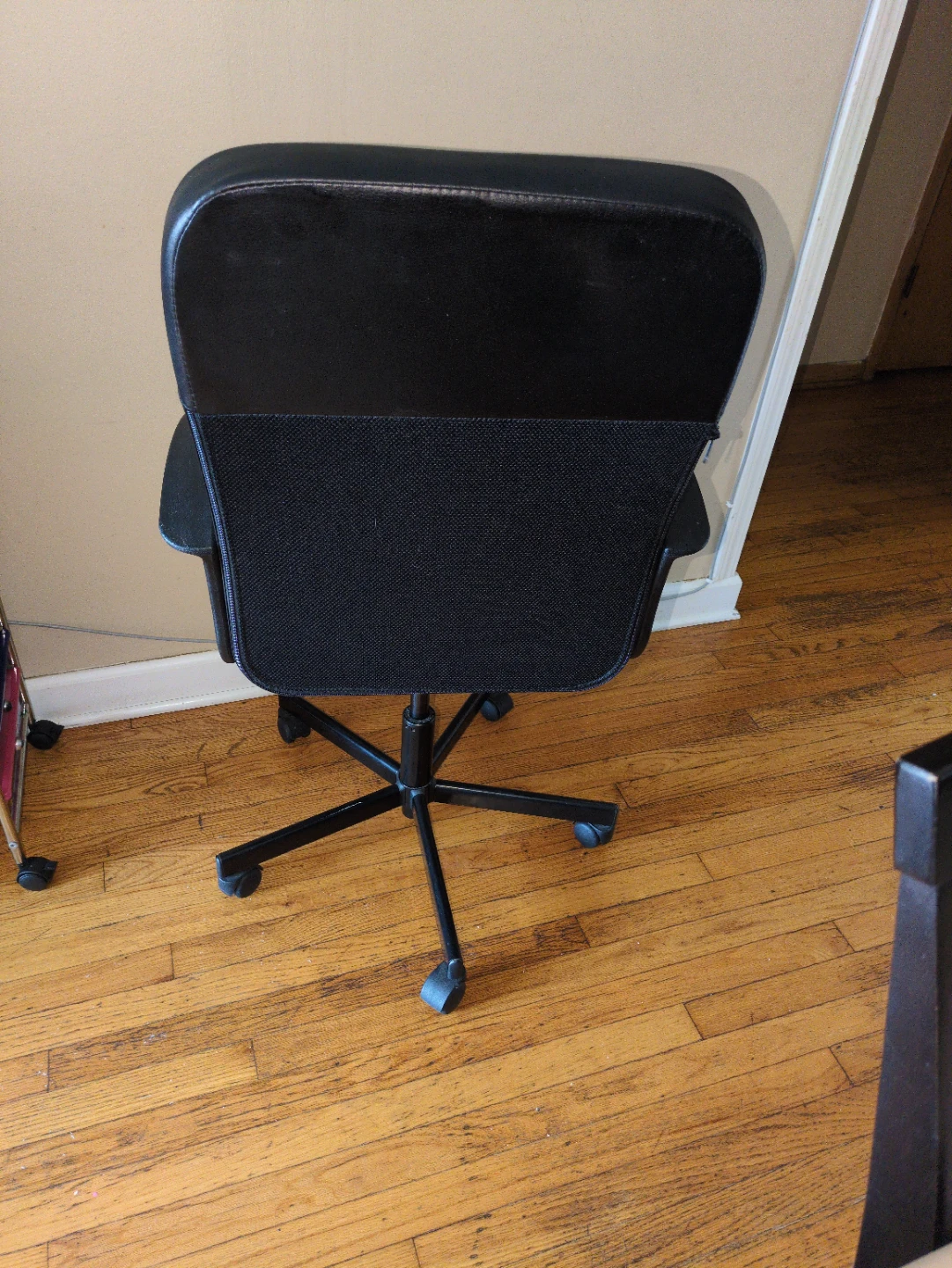 Black Office Chair - photo 2