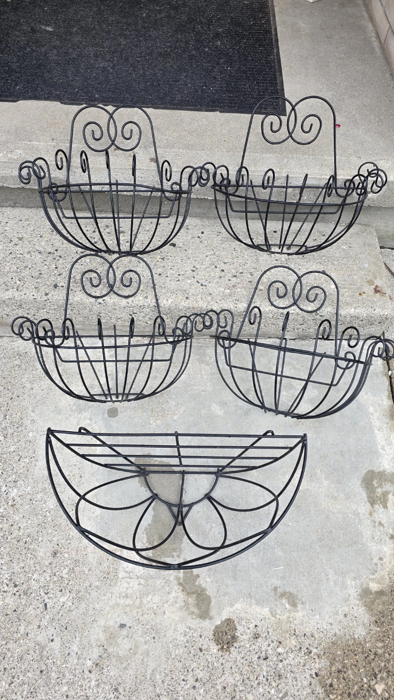 Set of 4 Black Metal Hanging Planters
