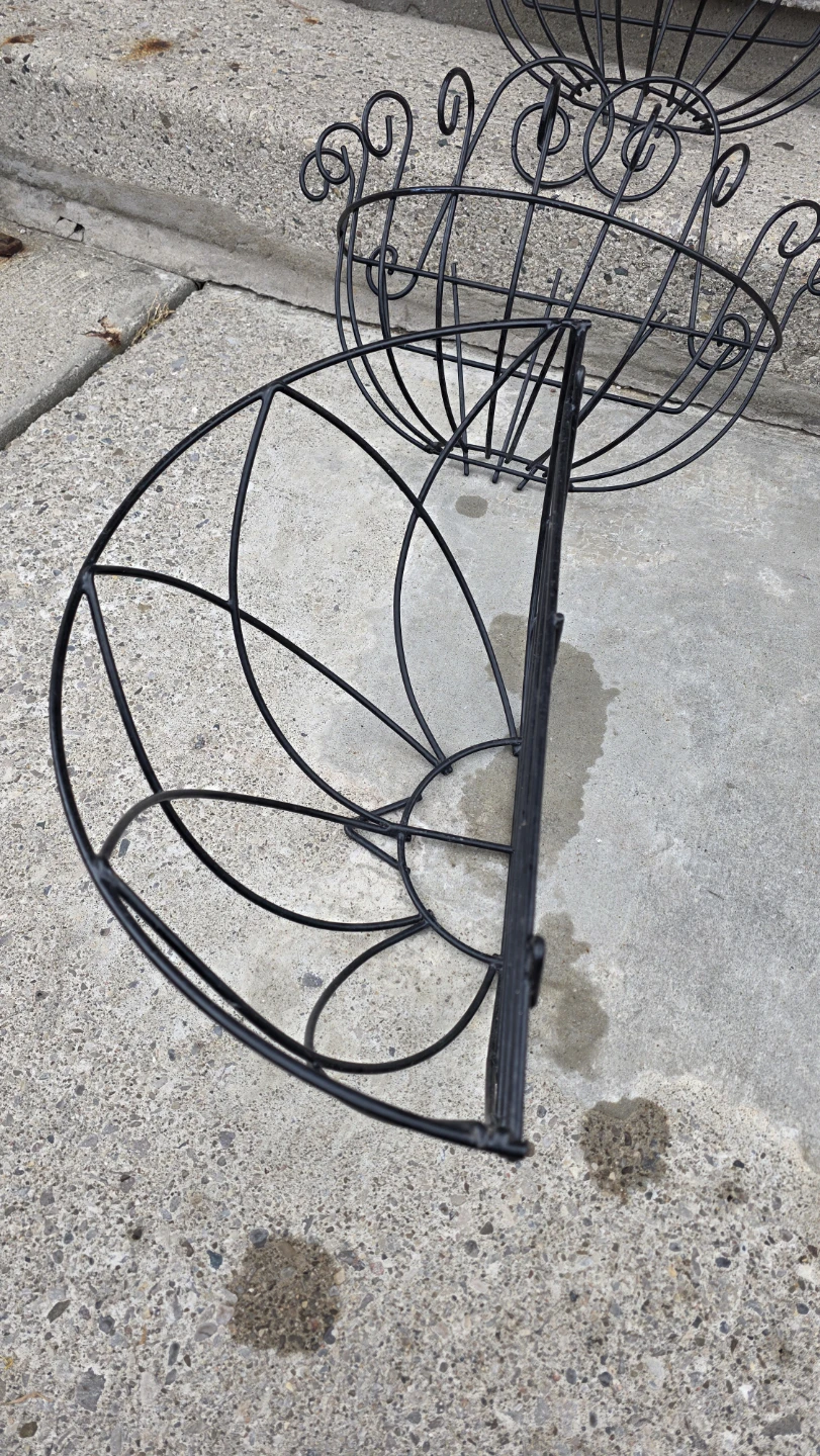 Set of 4 Black Metal Hanging Planters - photo 2