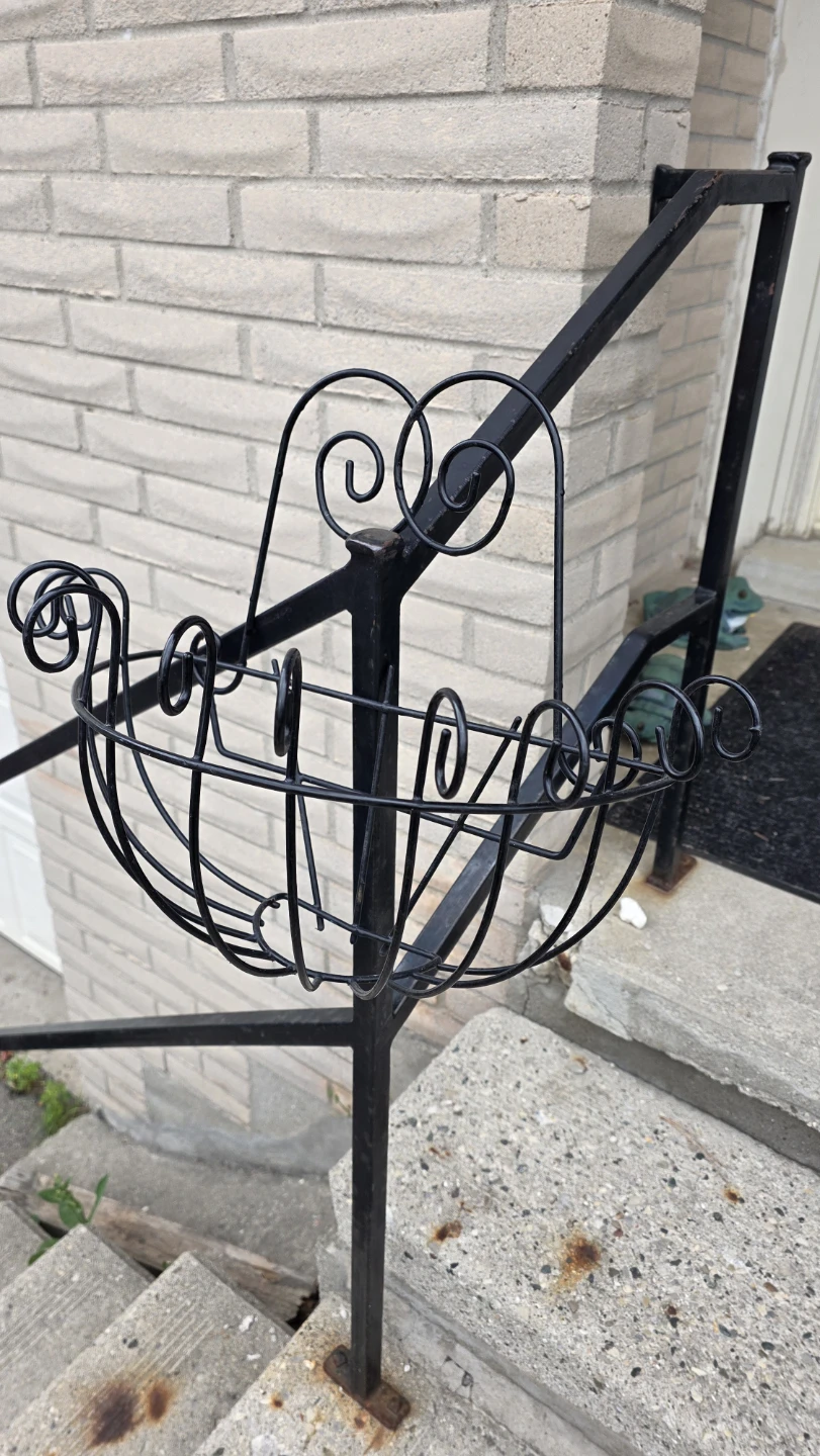 Set of 4 Black Metal Hanging Planters - photo 3