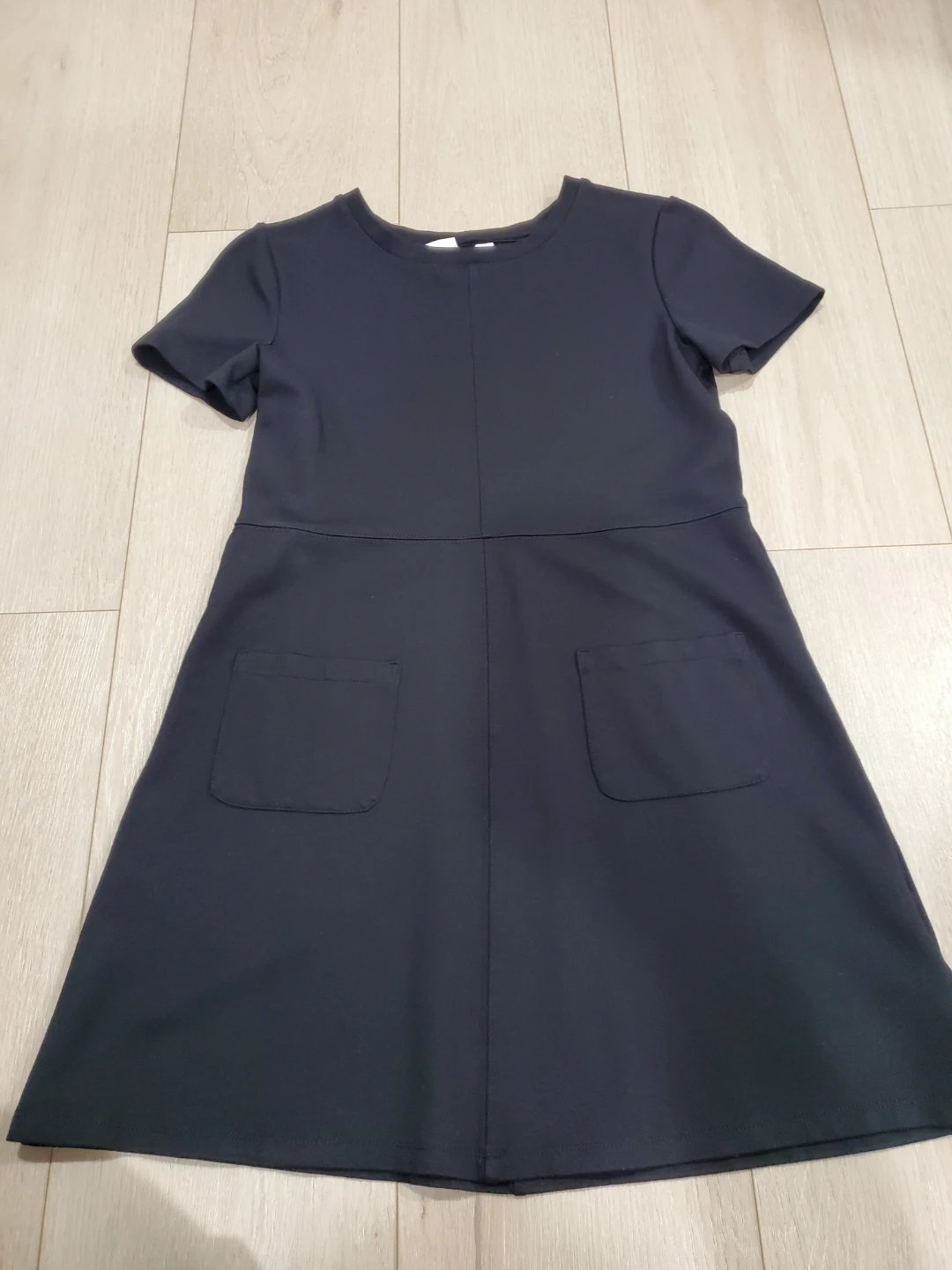 Gap Kids Short Sleeve Dress with Front Pockets - Size 12.