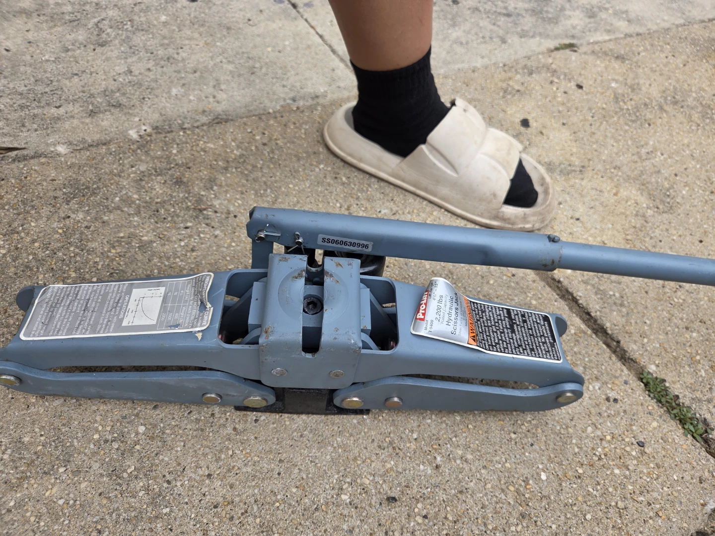 Pro-LifT 2.2 Ton Scissor Jack - photo 3