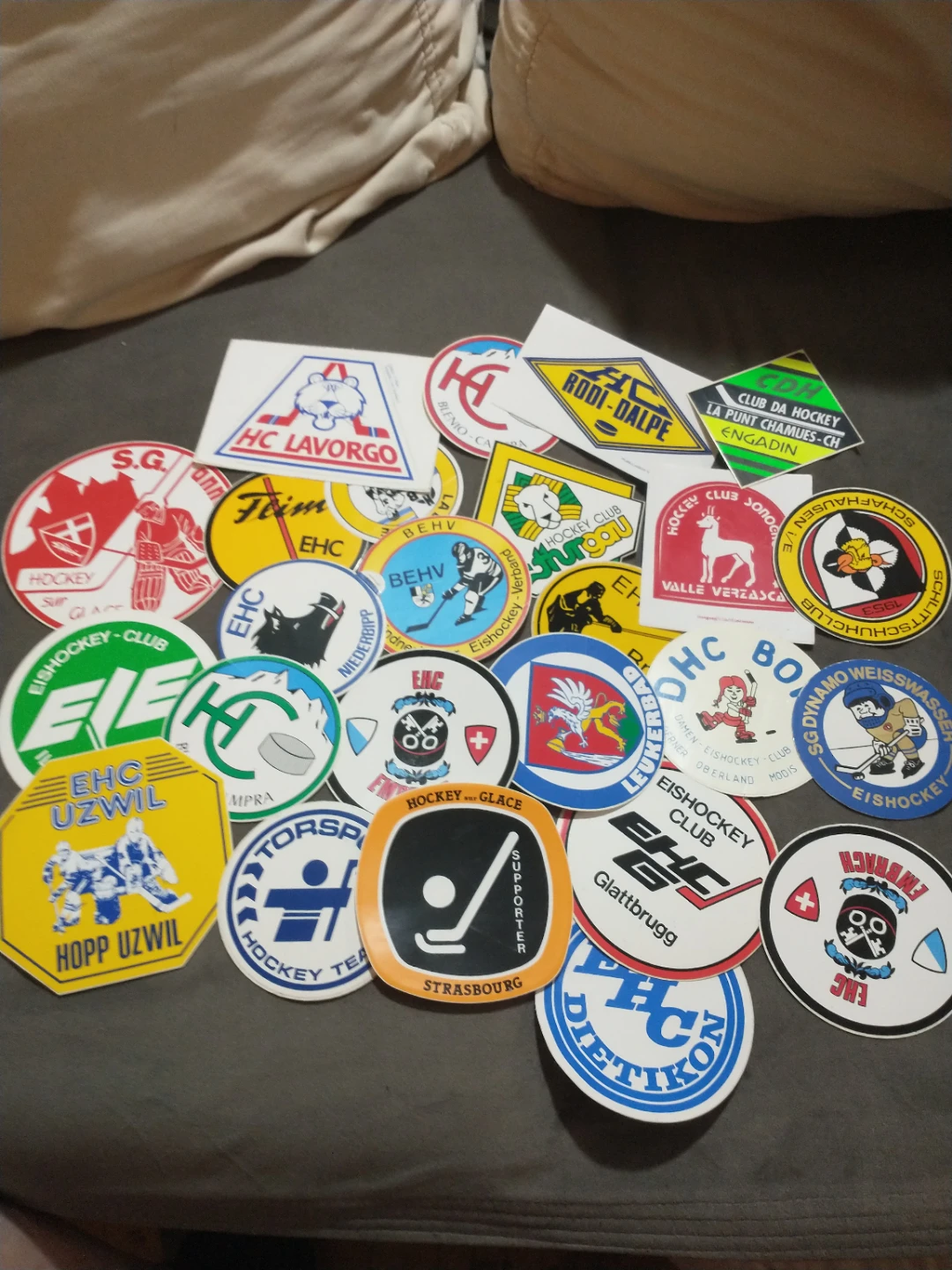Cool! 25 Swiss Hockey Club Stickers lot #2