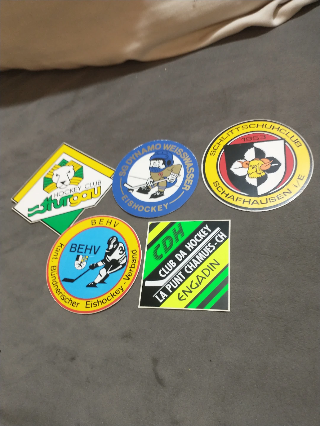 Cool! 25 Swiss Hockey Club Stickers lot #2 - photo 4