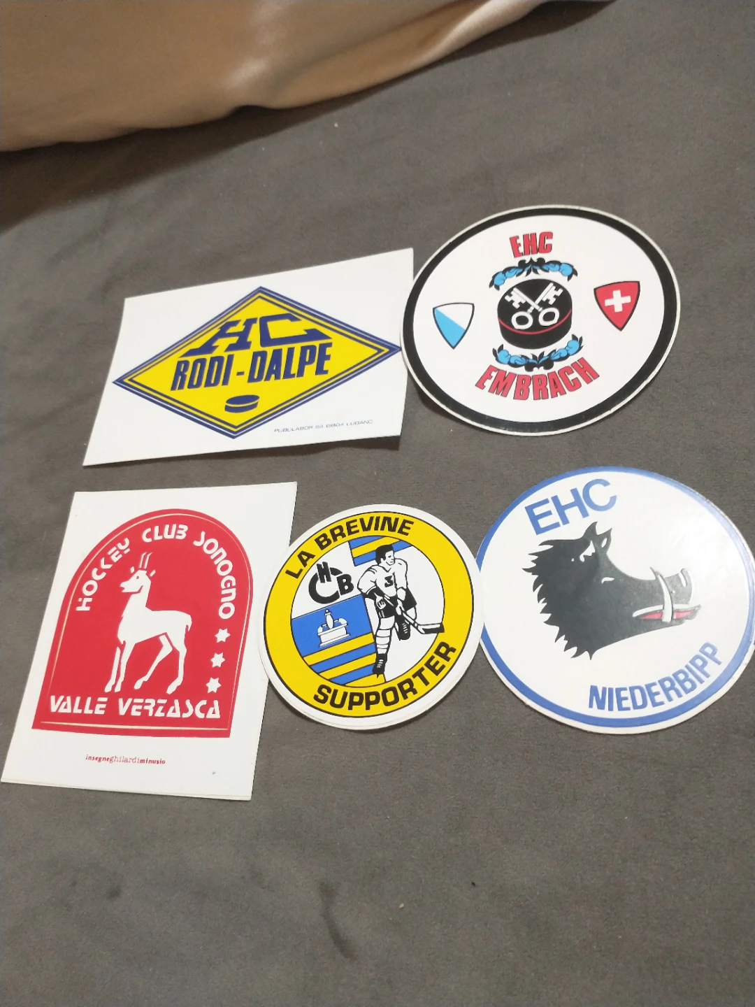 Cool! 25 Swiss Hockey Club Stickers lot #2 - photo 5