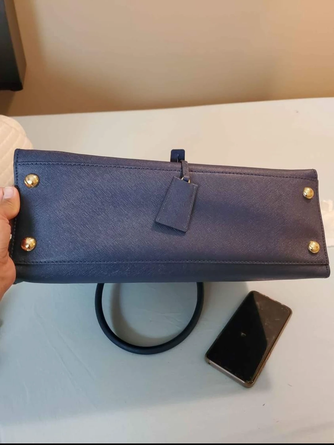Michael Kors Navy Tote with Gold Hardware Michael Kors - photo 4