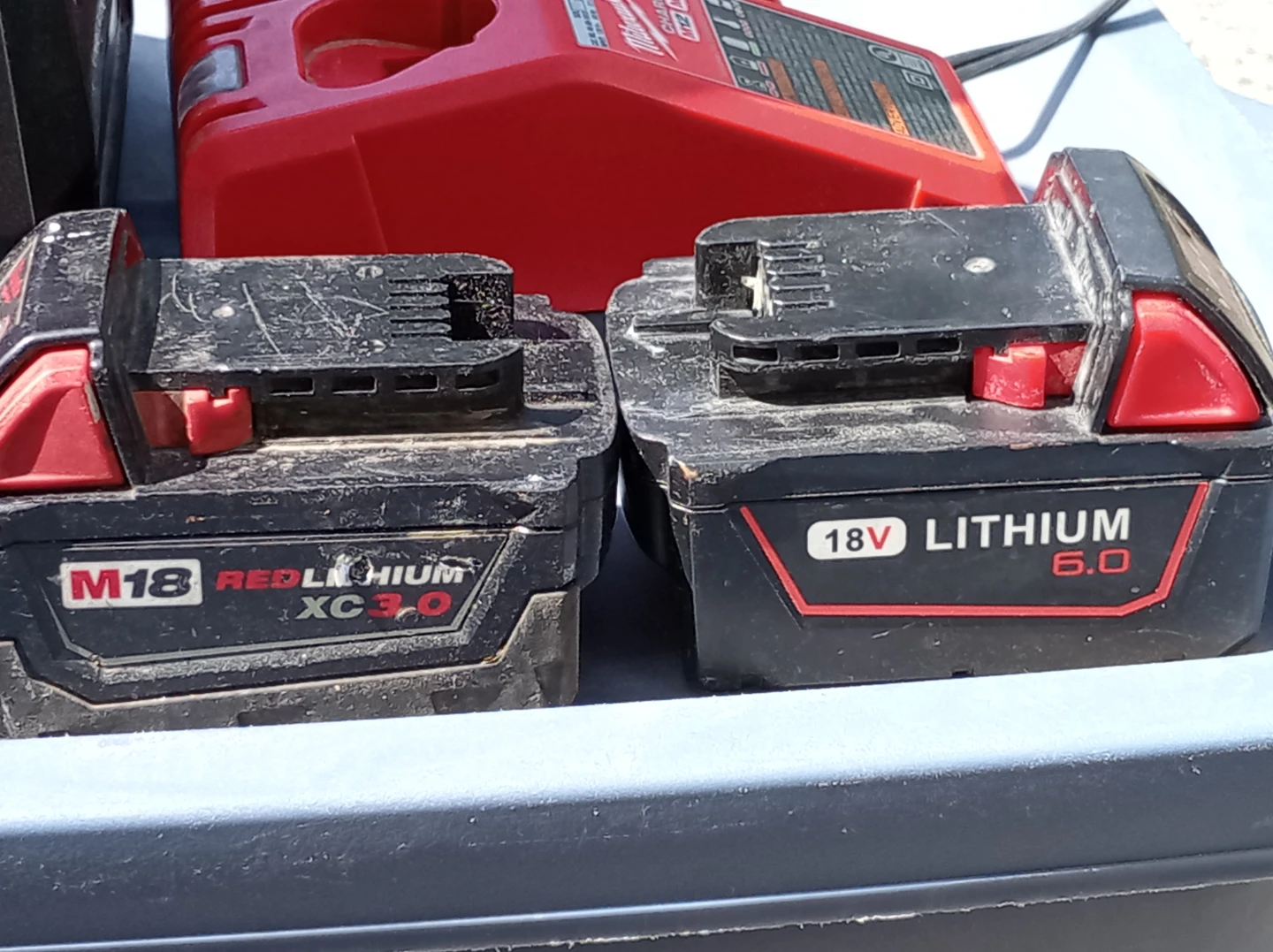 Milwaukee M18 Fan with 2 Batteries & Charger - photo 3