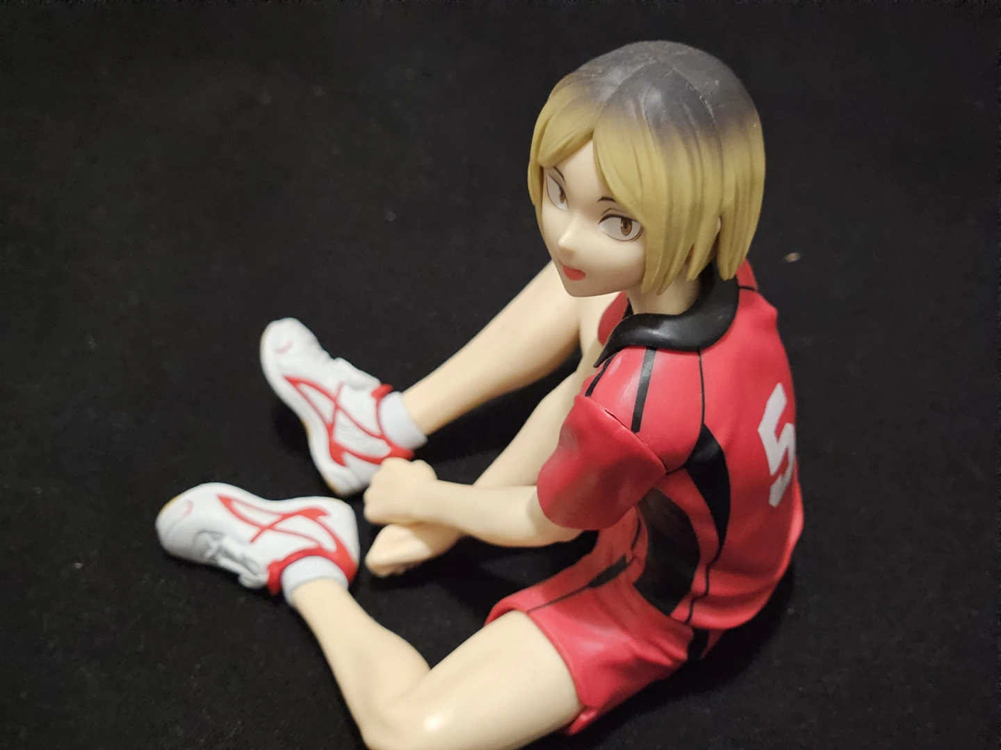 Kozume Kenma figure +a Haikyuu merch - photo 2