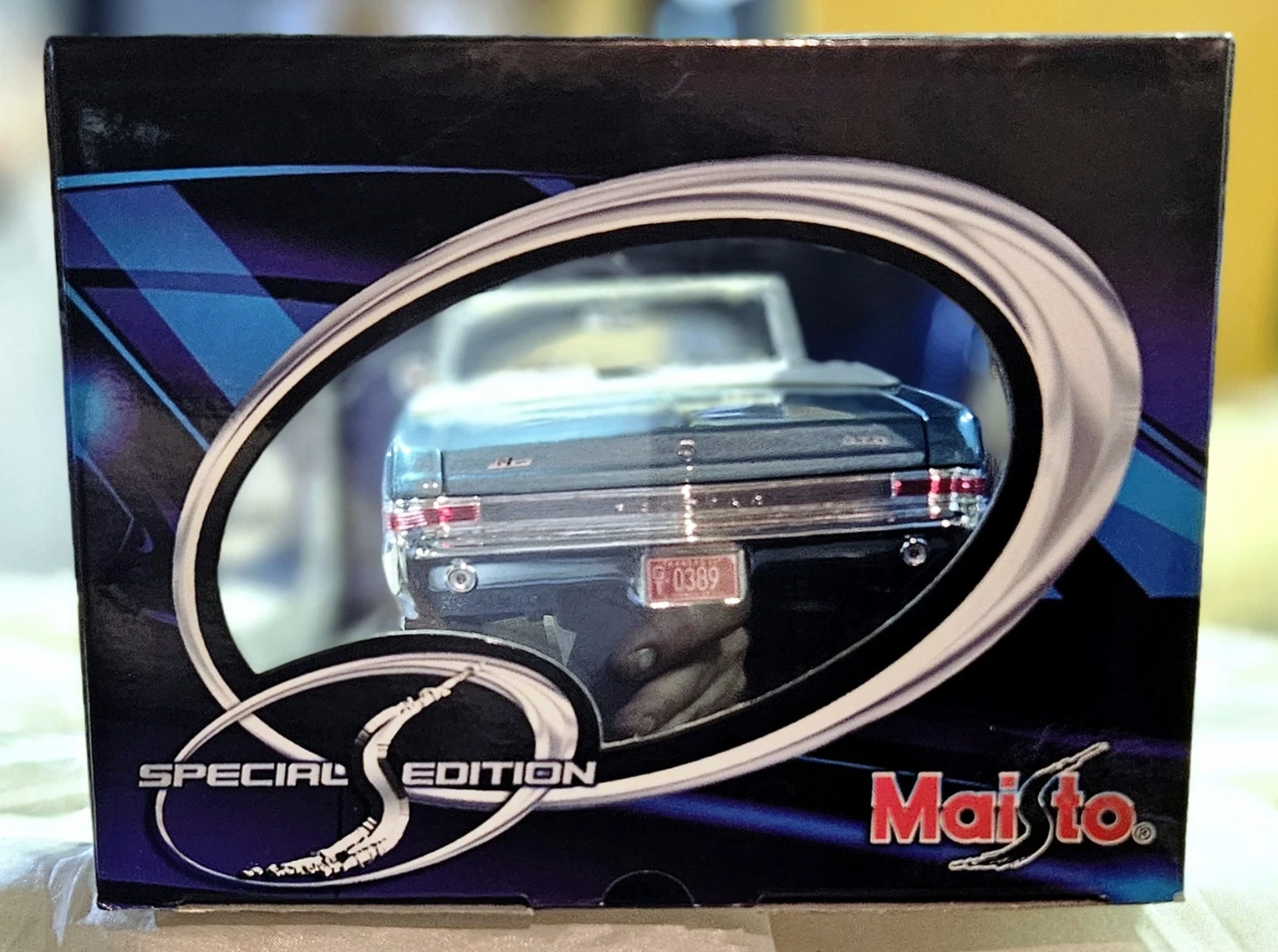 Maisto 1:18 1965 Pontiac GTO "The Judge" Special Edition Diecast - photo 4