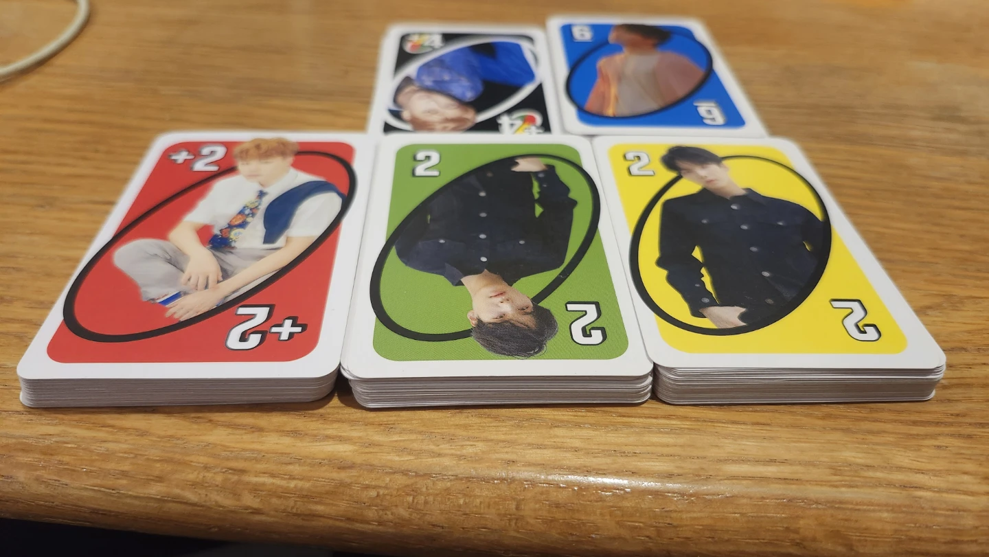 UNO BTS Card Game - photo 4