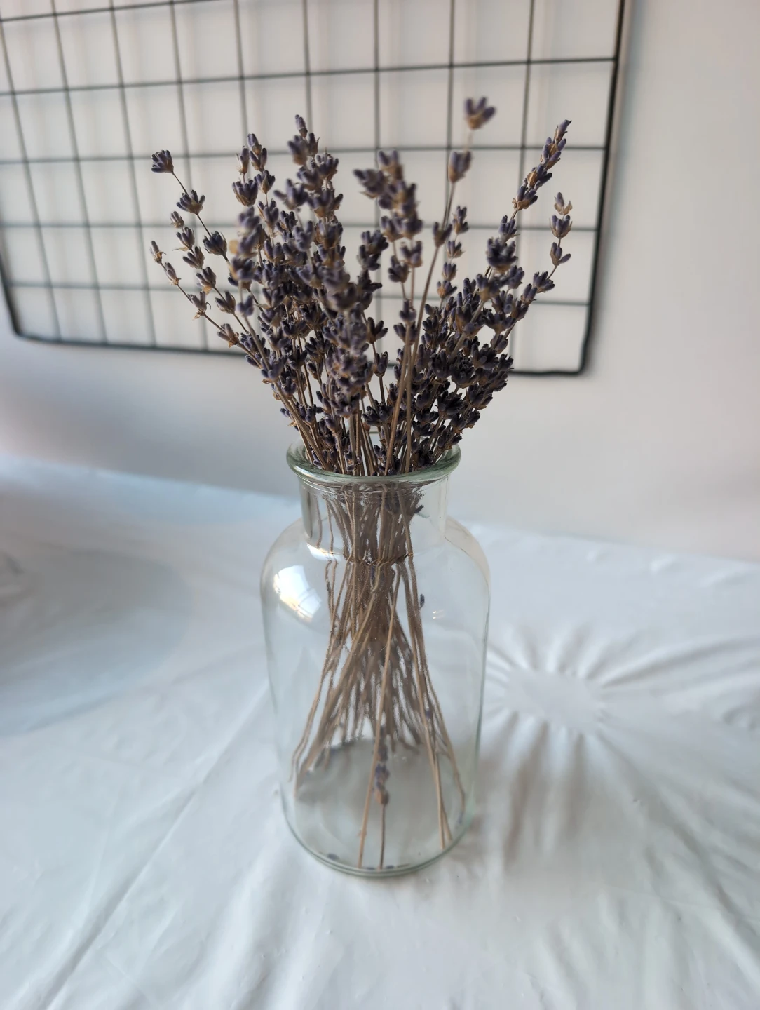 Dried lavender in glass vase - photo 2