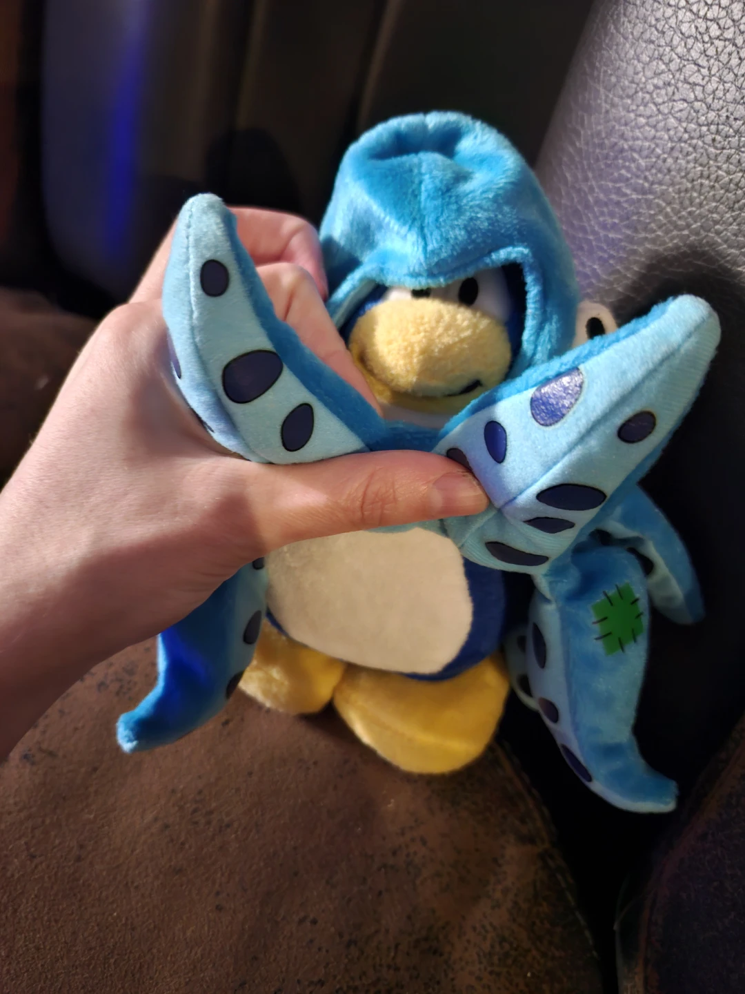 $40 club penguin plush 6" - photo 2