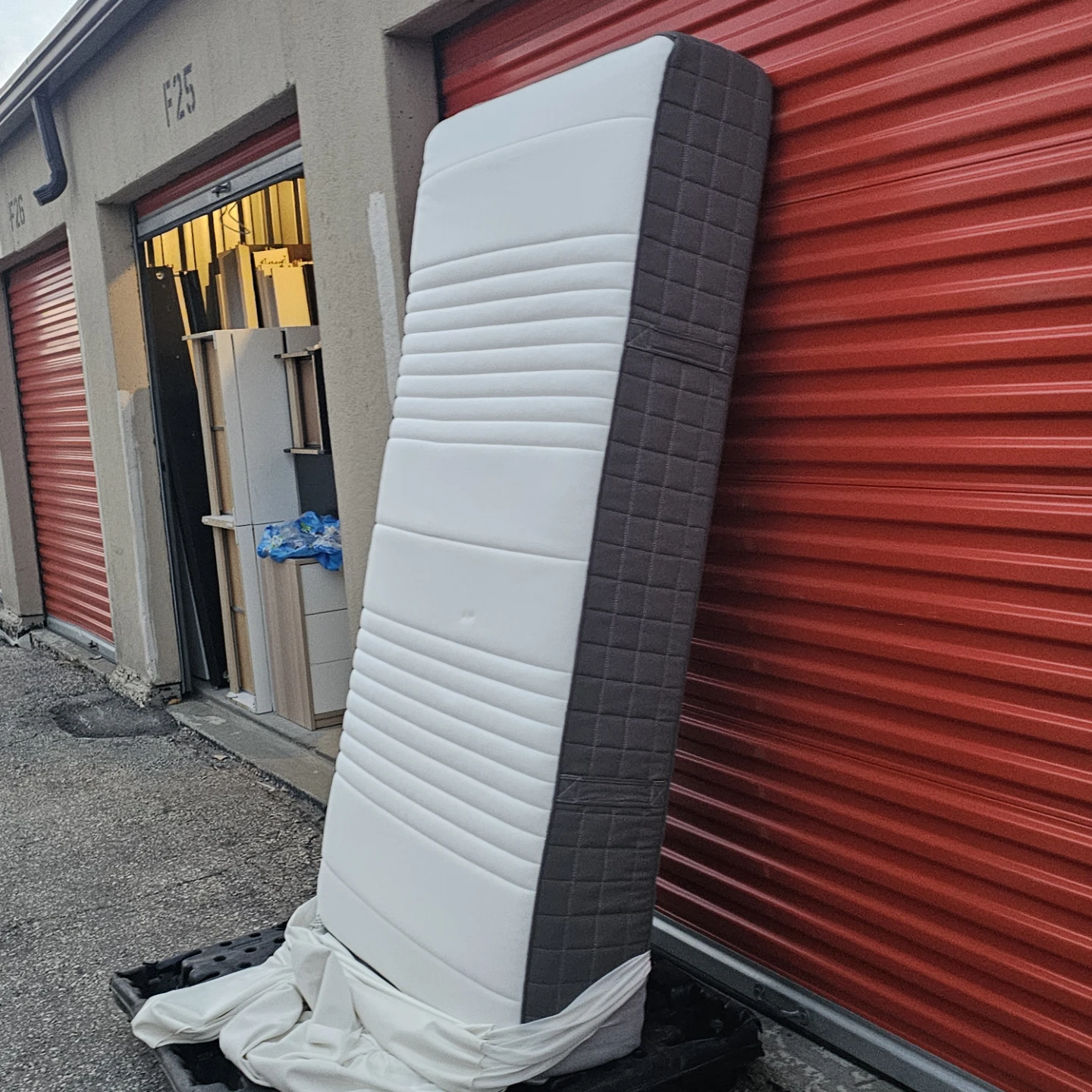 Delivery Available: Twin Size Mattress - photo 4
