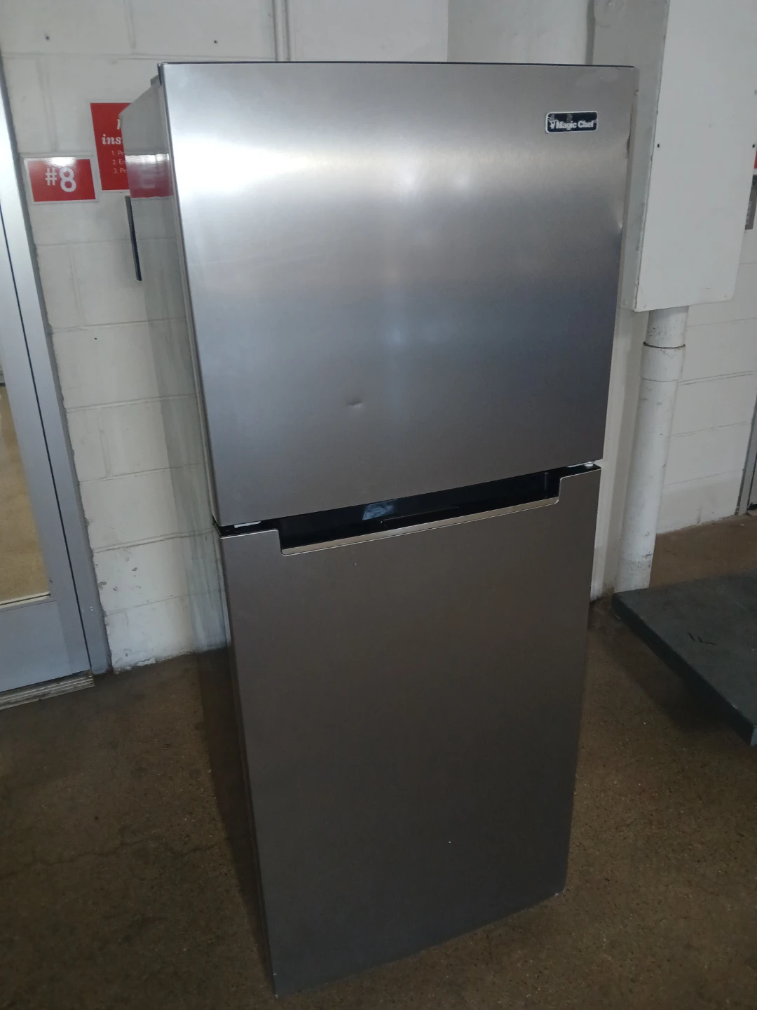 Magic Chef Refrigerator - photo 3