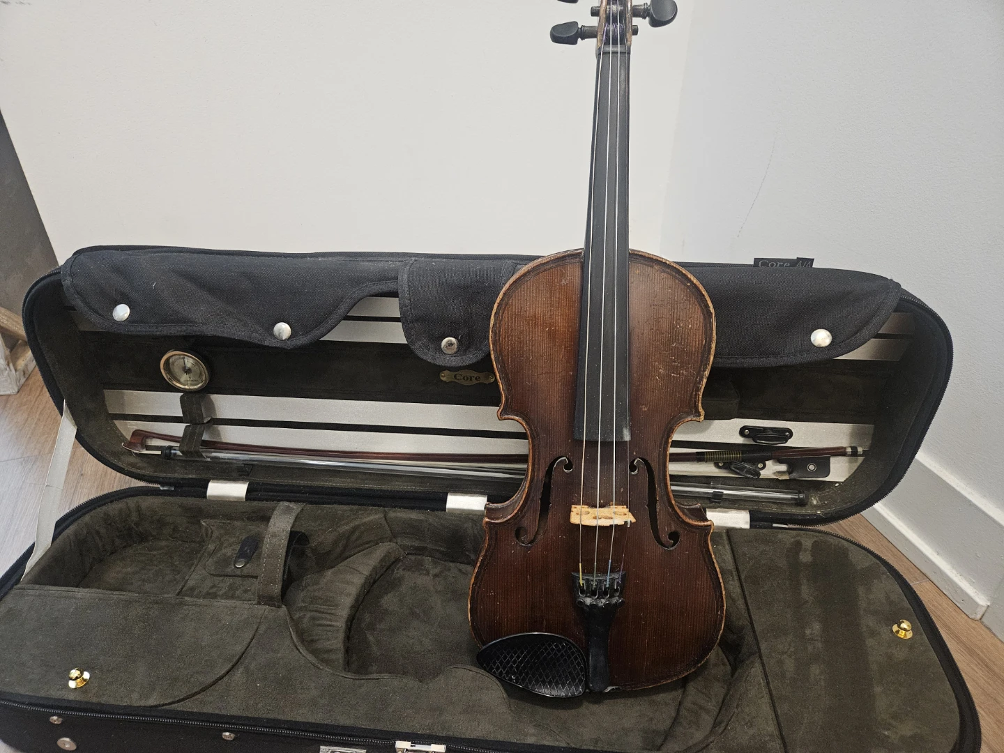 Core Violin with Case and Bow - photo 3