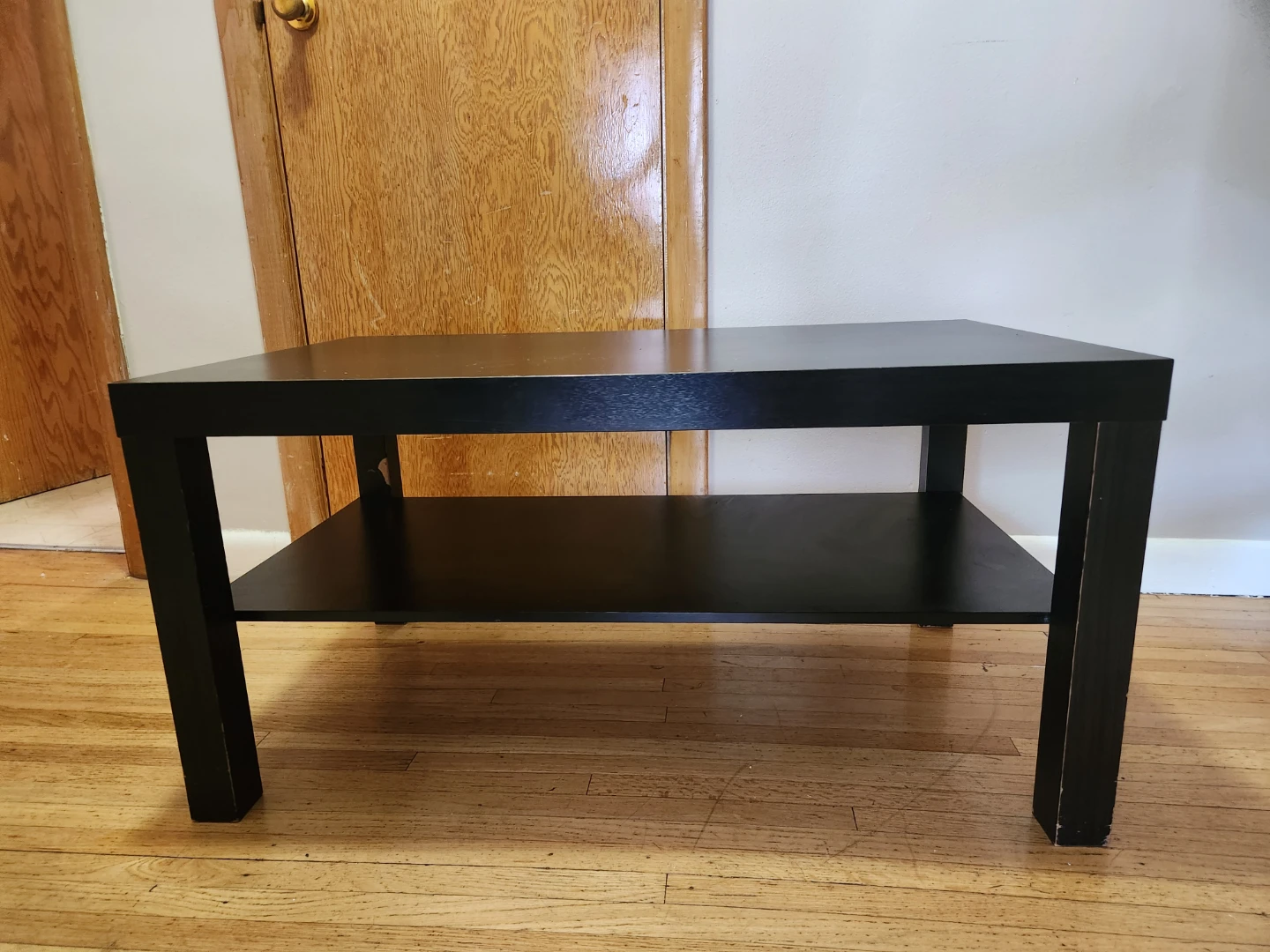 Coffee table /TV stand with built-in shelf