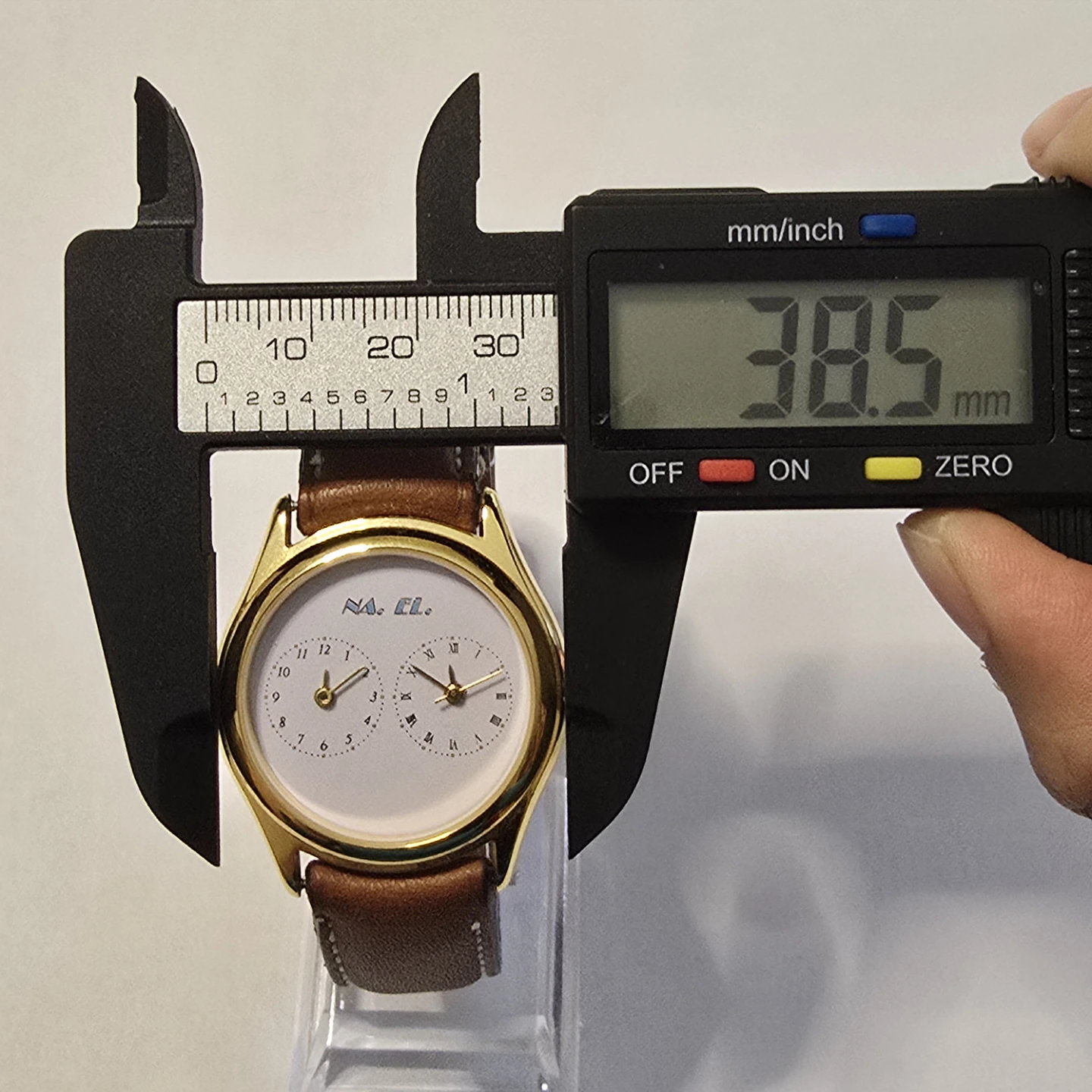 Dual timezone Quartz Watch 33mm diameter - photo 5