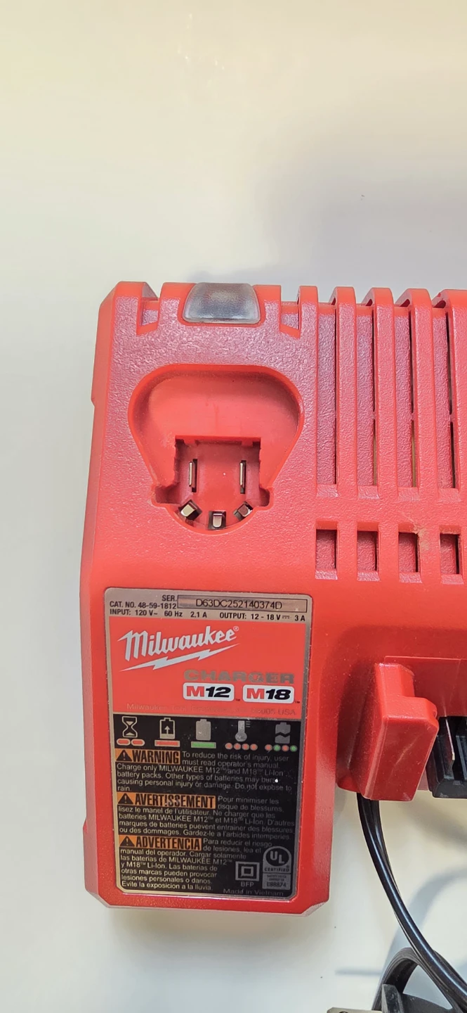 Milwaukee M12 M18 Battery Charger - photo 5