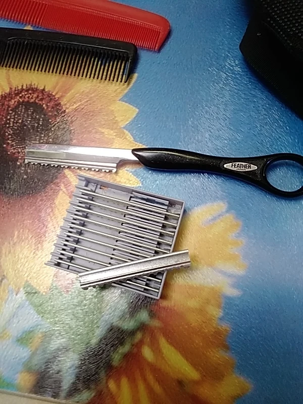 Feather Razor and Blades - photo 2