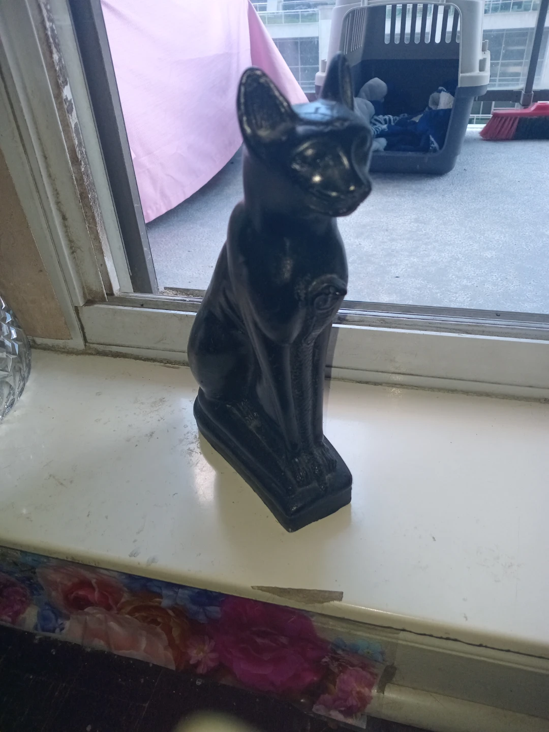 Black Cat Statue