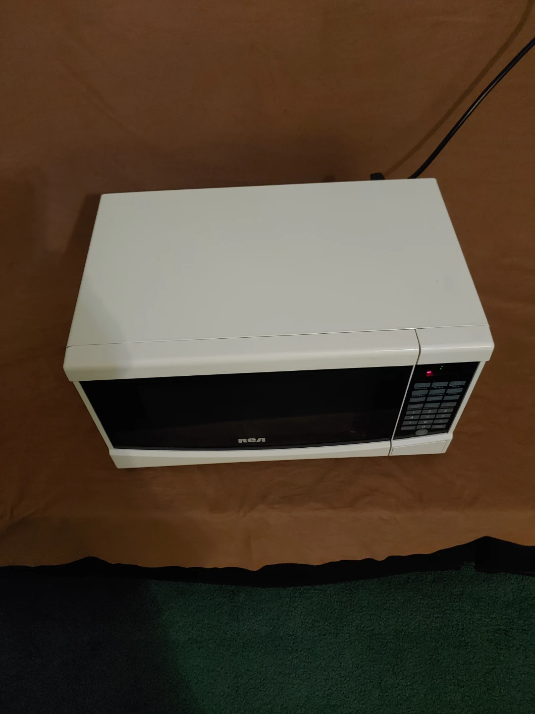 RCA White Microwave Oven - photo 3