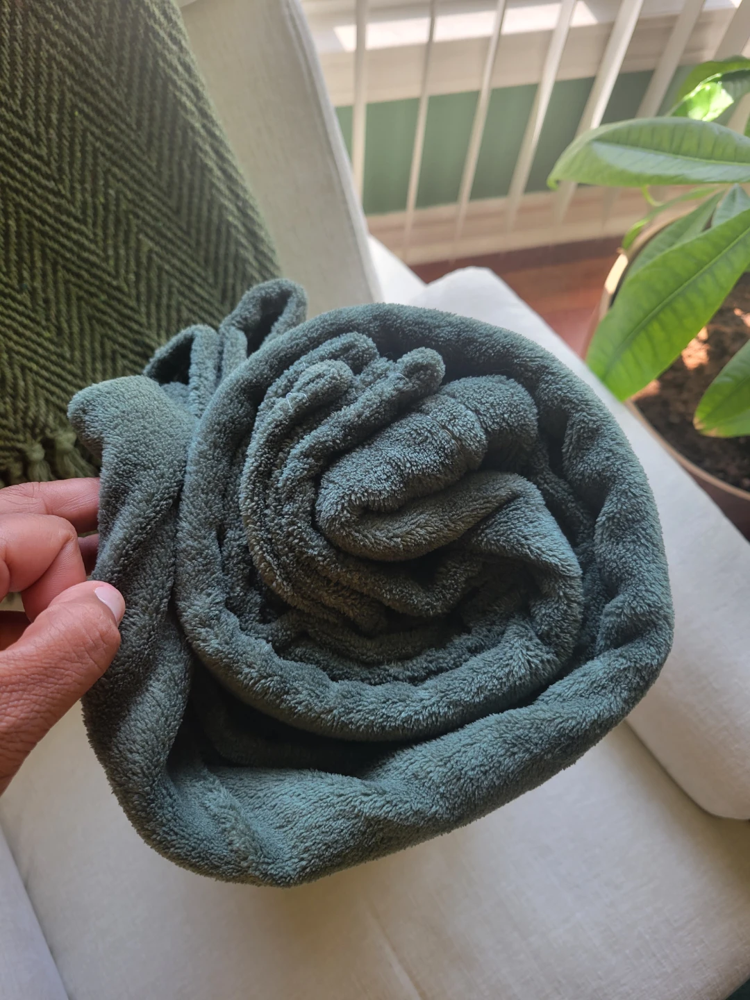 FREE BLANKET - photo 3