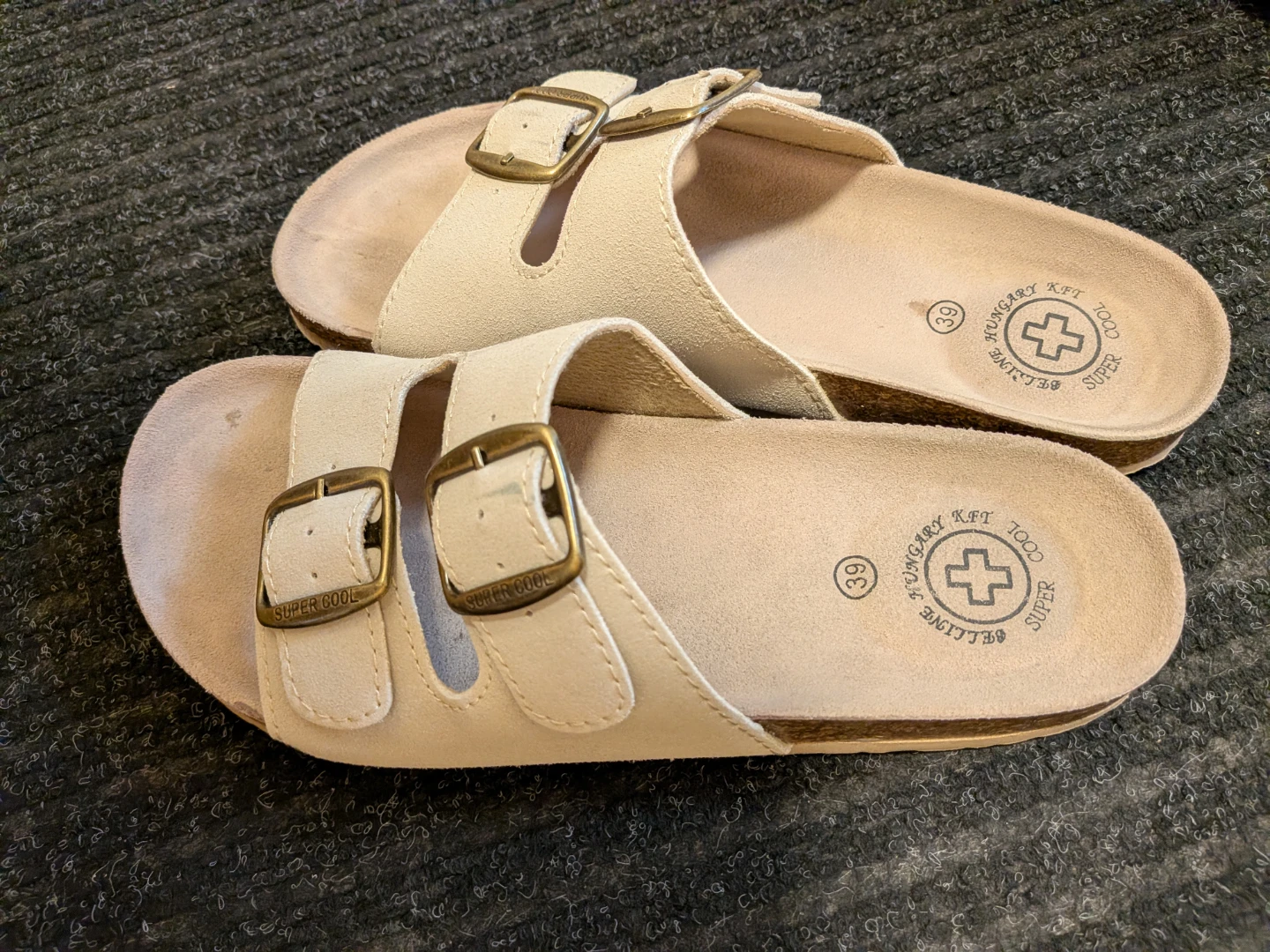 Beline Hungary Super Cool Sandals Size 39 - photo 3