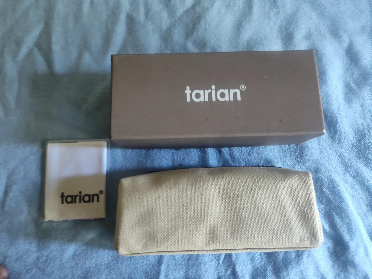 Tarian Eyeglasses Case with Cleaning Cloth and Box - photo 3