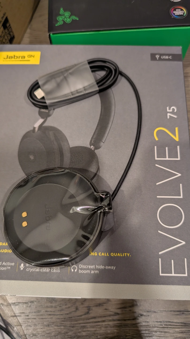 Jabra Evolve2 75 charging stand
