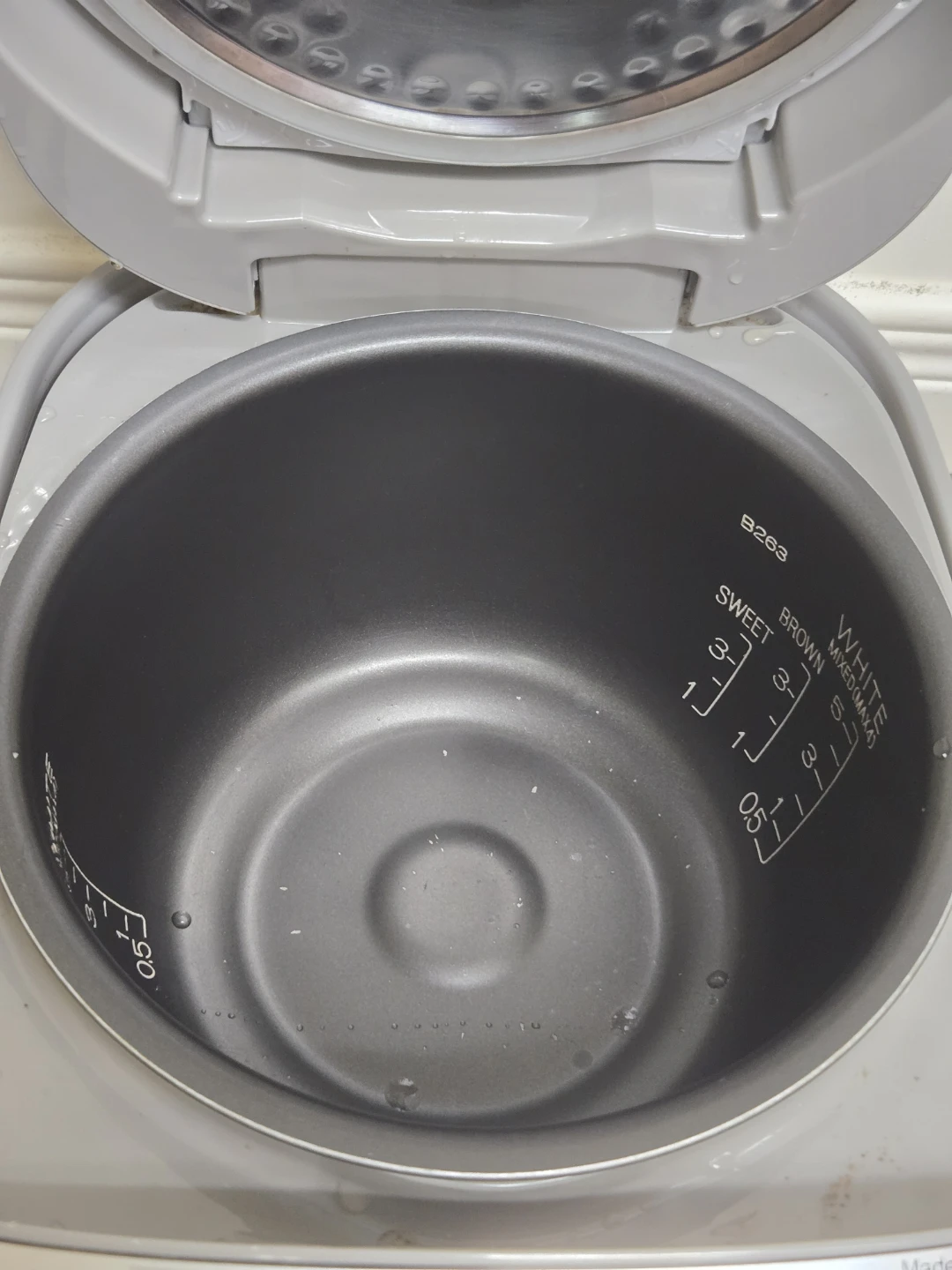 Zojirushi NP-HBC10 Induction Heating Rice Cooker - photo 2