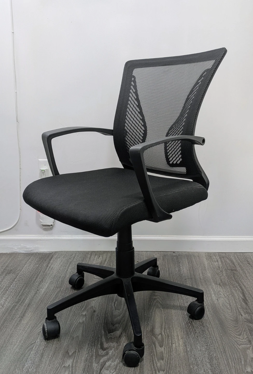 Black Mesh Office Chair with Wheels