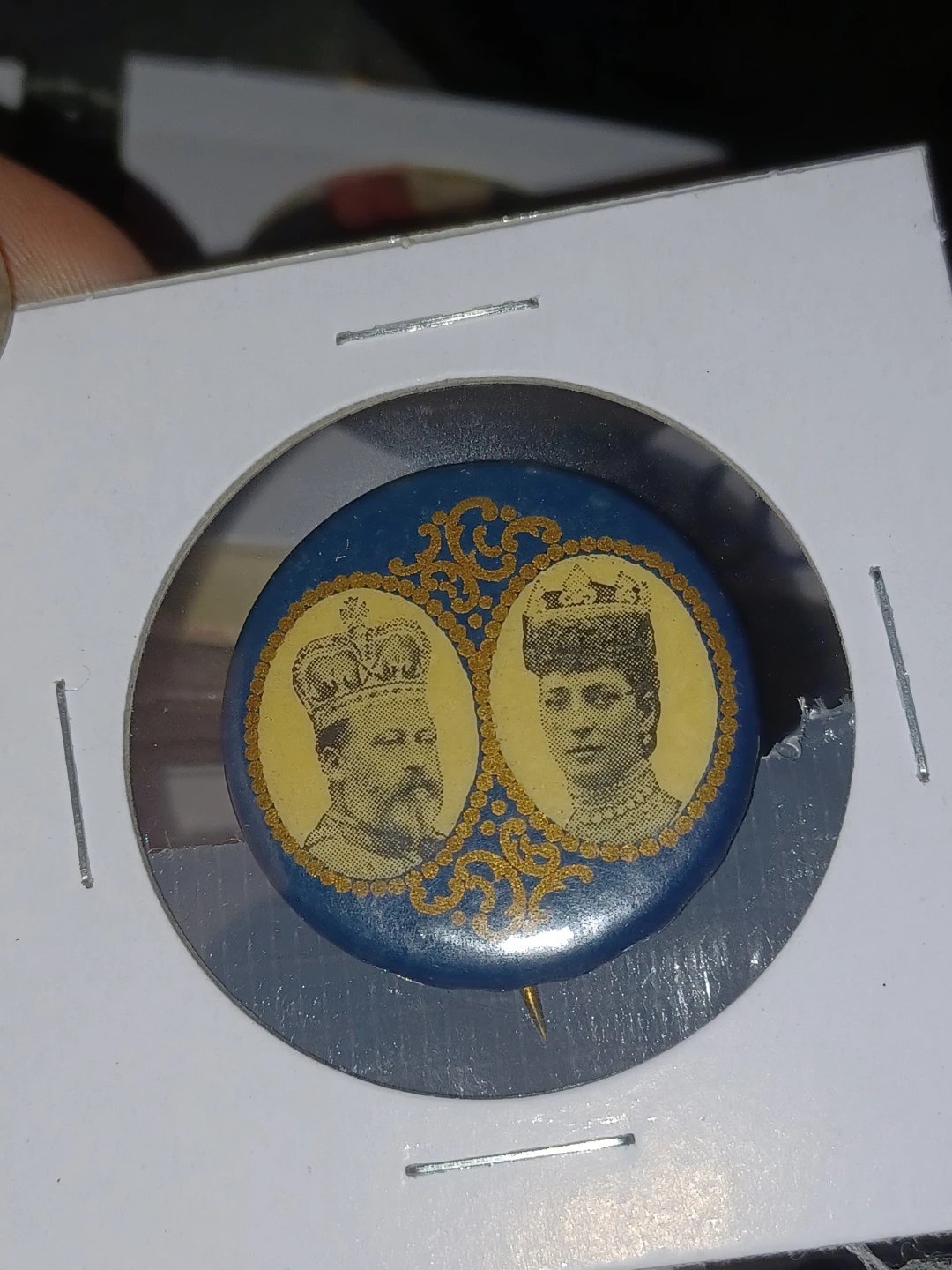 King and queen Coronation Pins some Hard To Find - photo 5