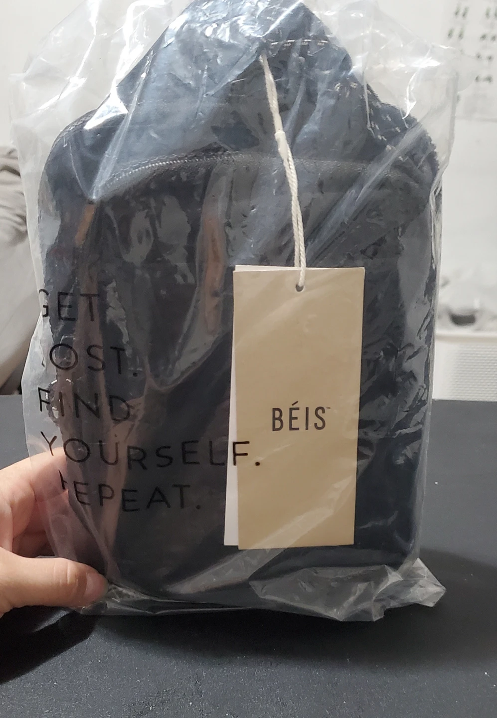 BÉIS The Sport Sling Crossbody Bag & The In Fight Cosmetic Set - photo 2