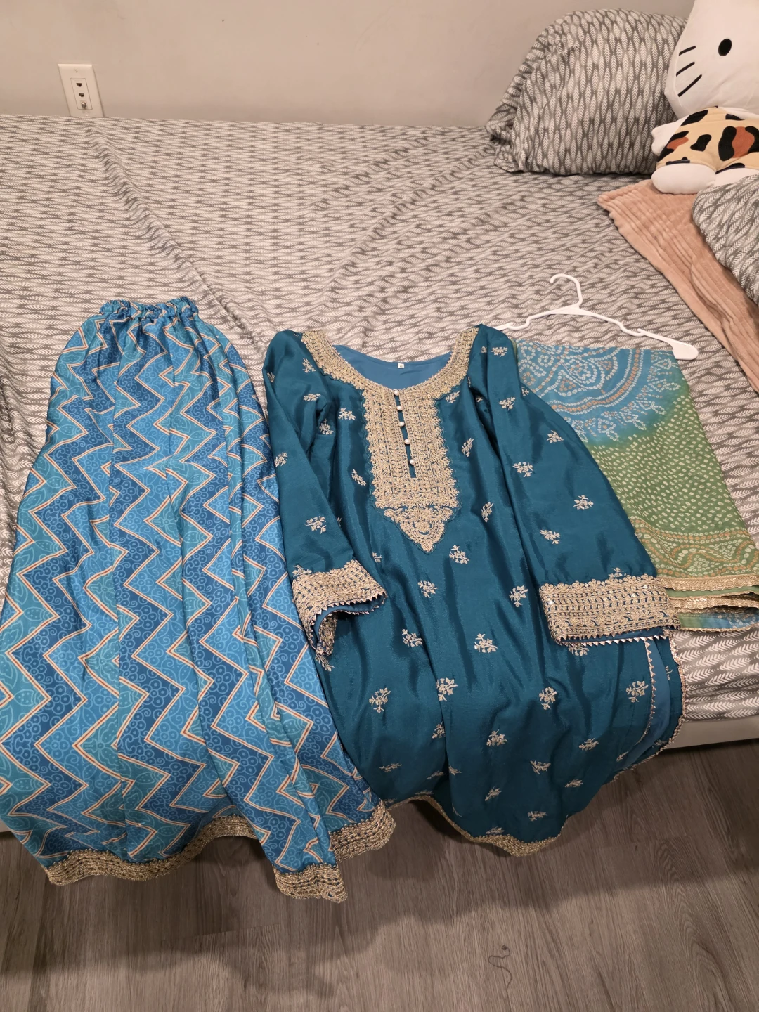 Teal Embroidered Kurti with Pants and Scarf Set - photo 3