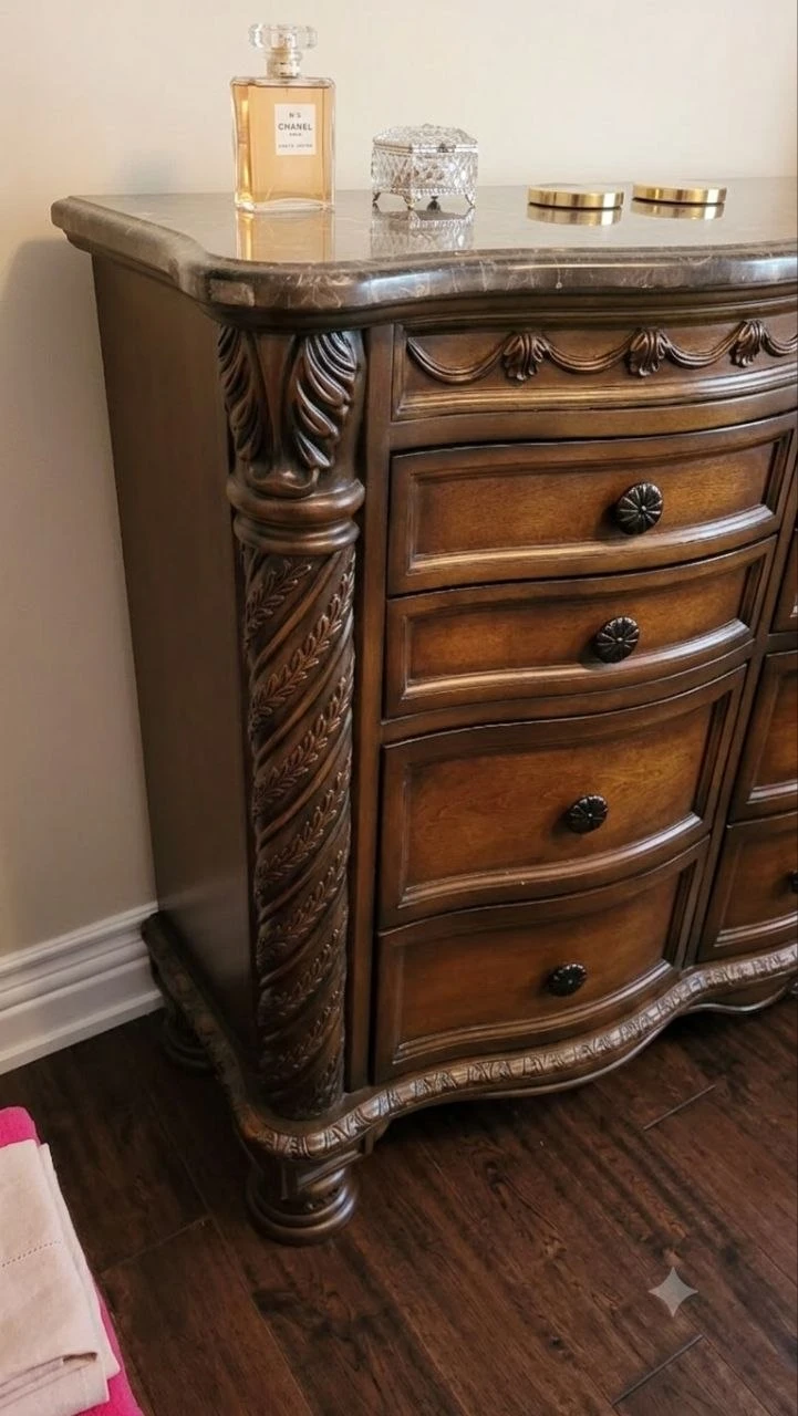 URGENT SELL, Luxury 5-Piece Bedroom Set - OBO - photo 4