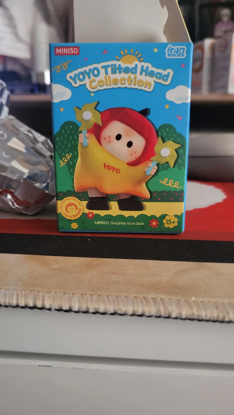 MINISO YOYO Tilted Head Collection Surprise Icon Box