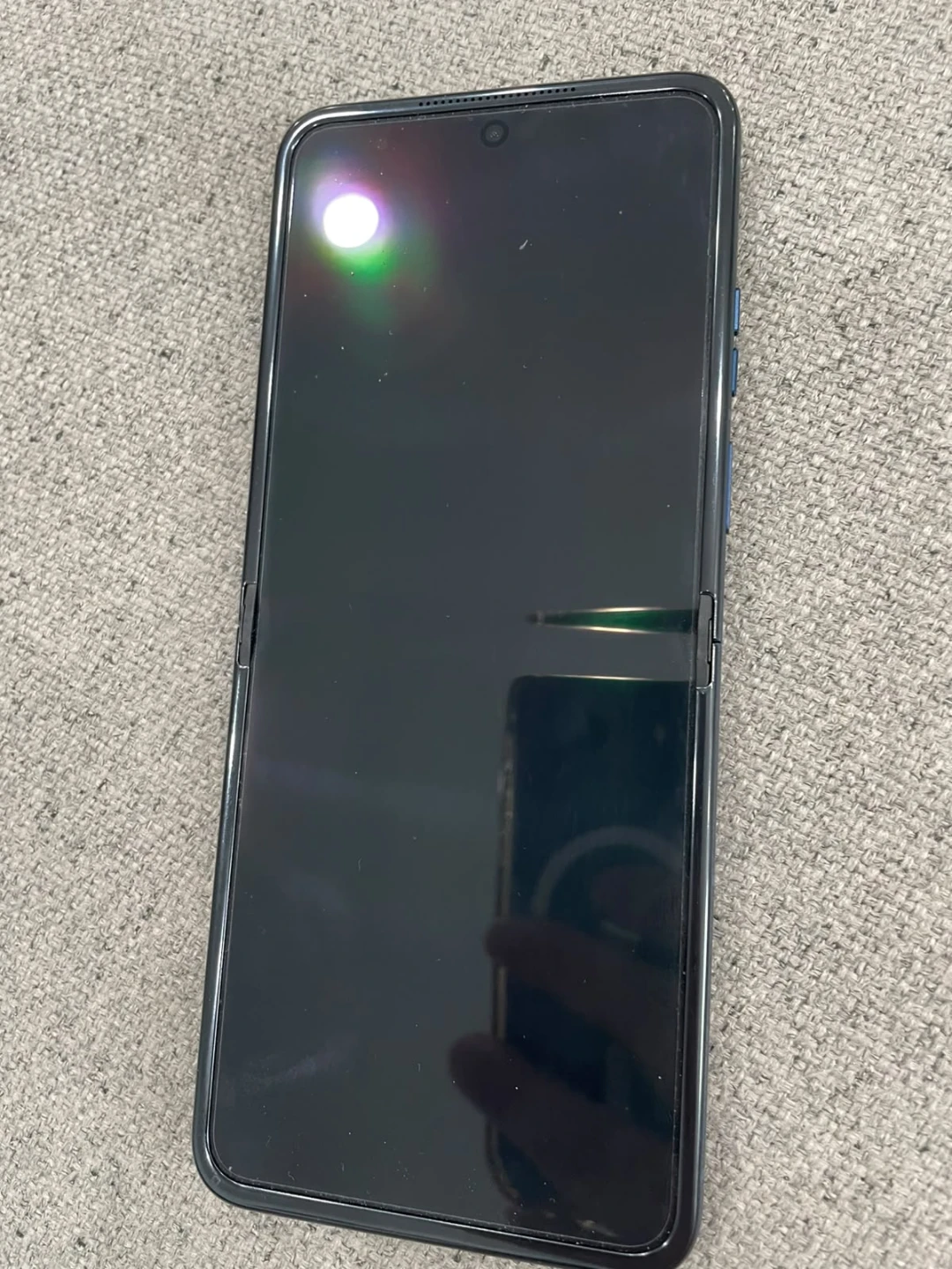 Motorola RAZR Flip Phone 2025 - photo 4