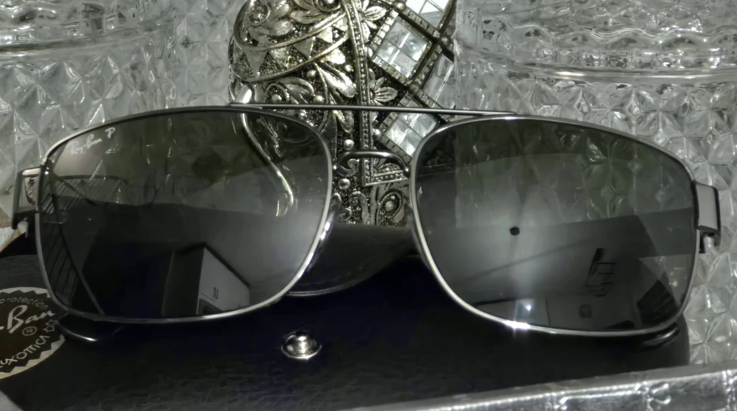 Ray-Ban Polarized Sunglasses(one time used) - photo 2