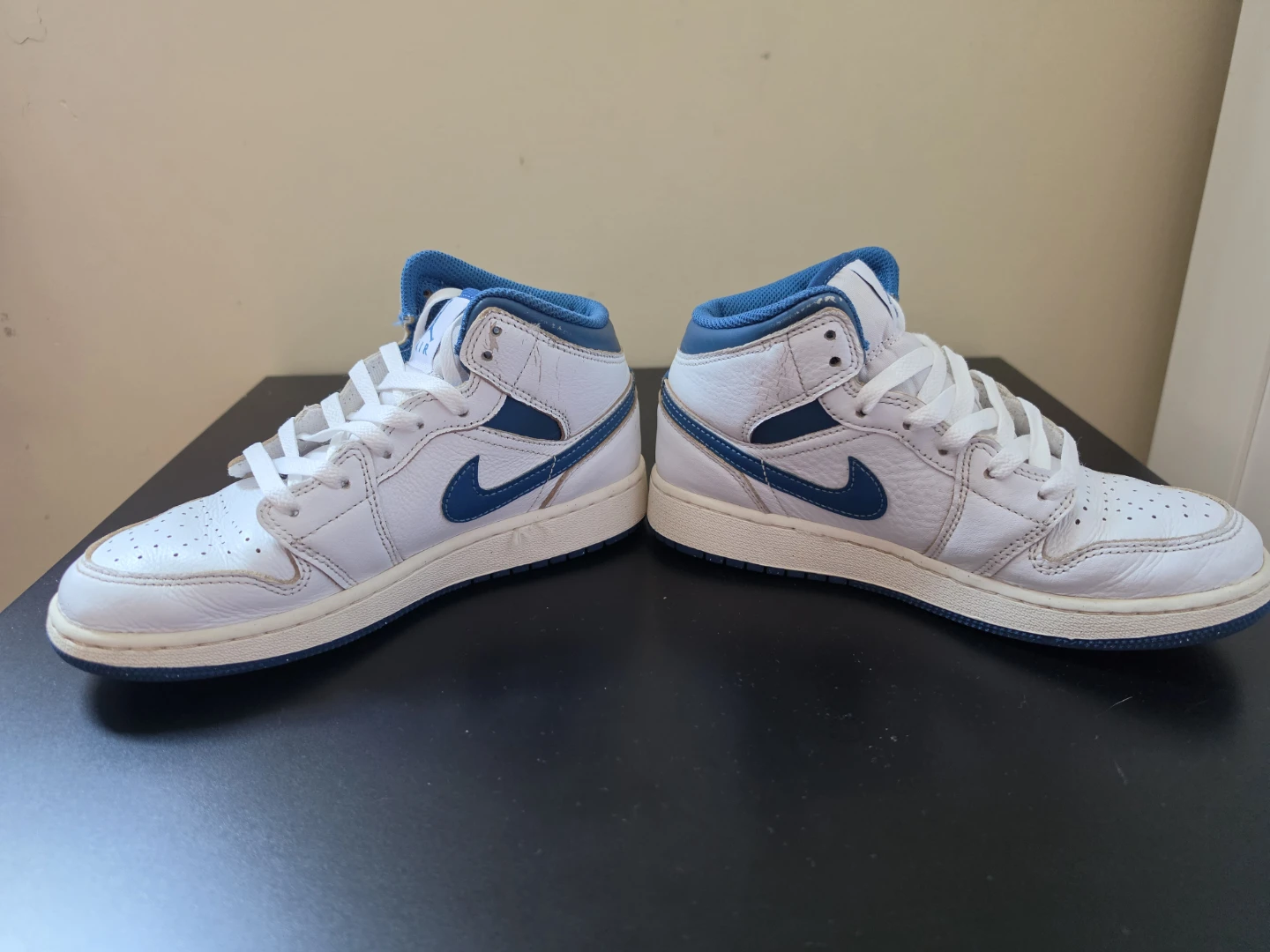 Air Jordan 1 Mid Sneakers White/Blue