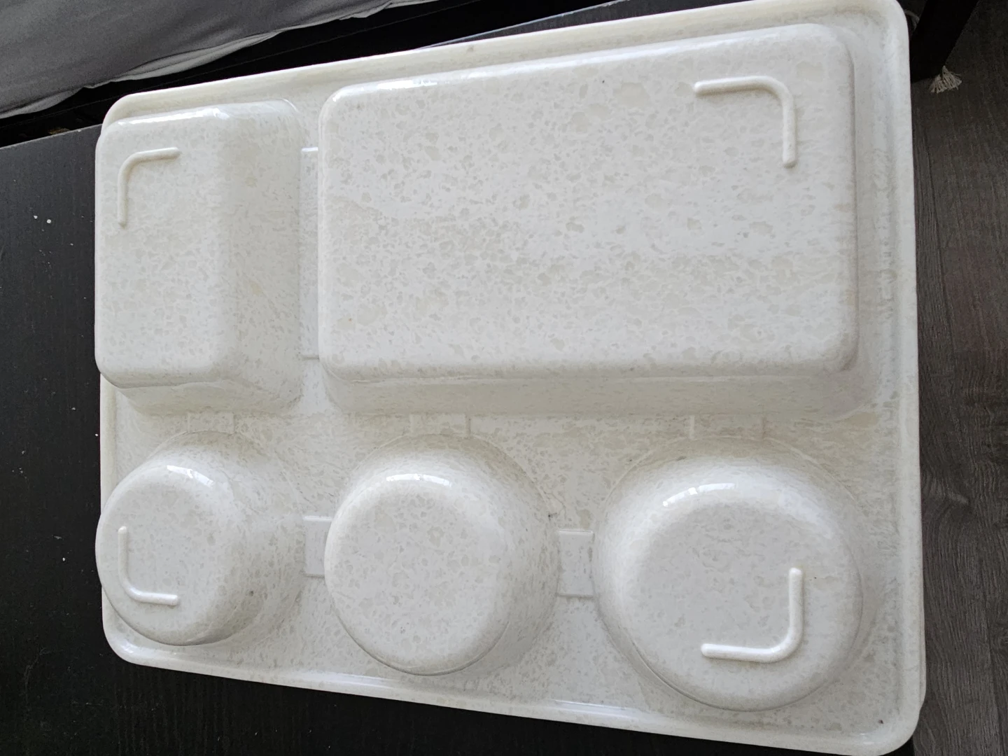 Compartment plates