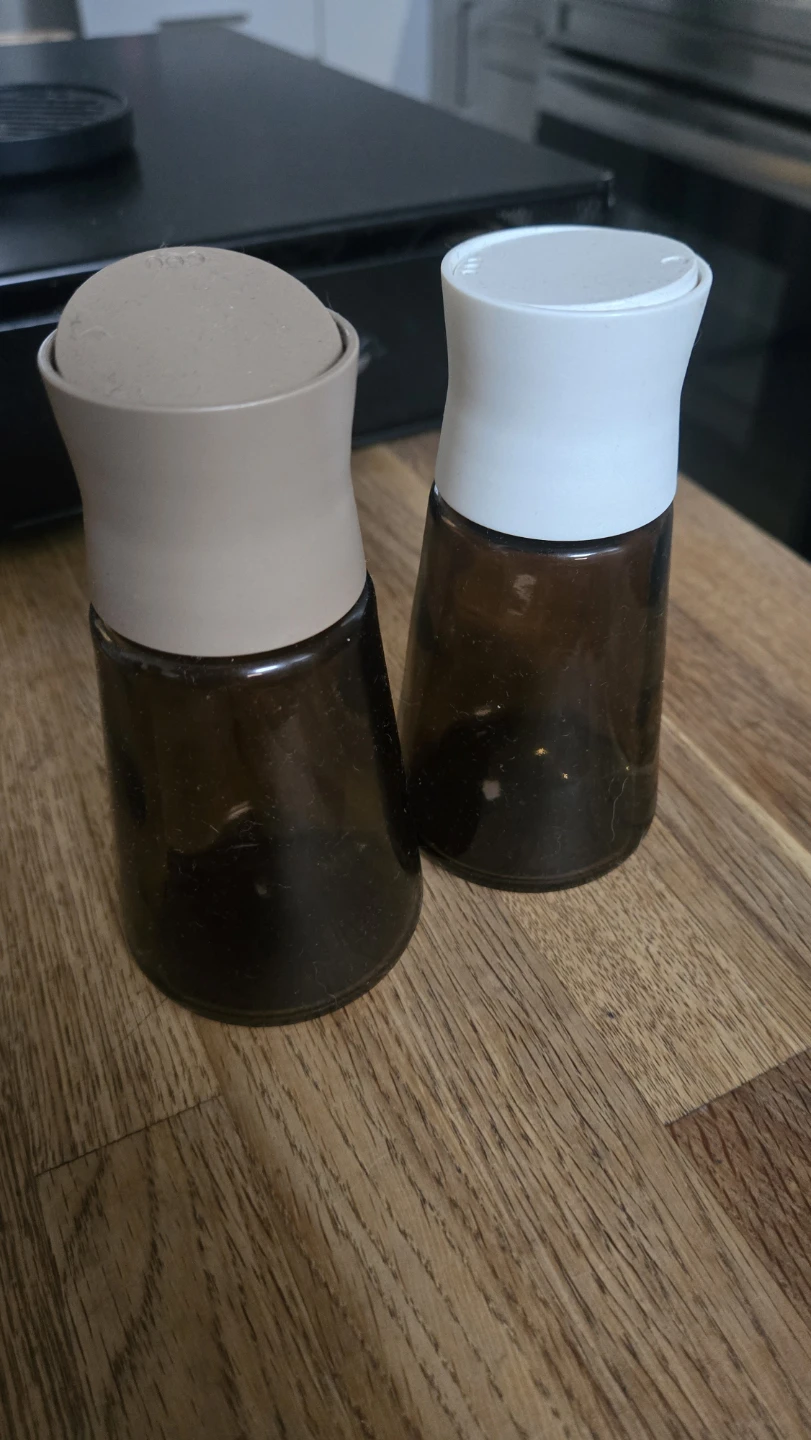 Set of 2 Glass Spice Grinders/Mills