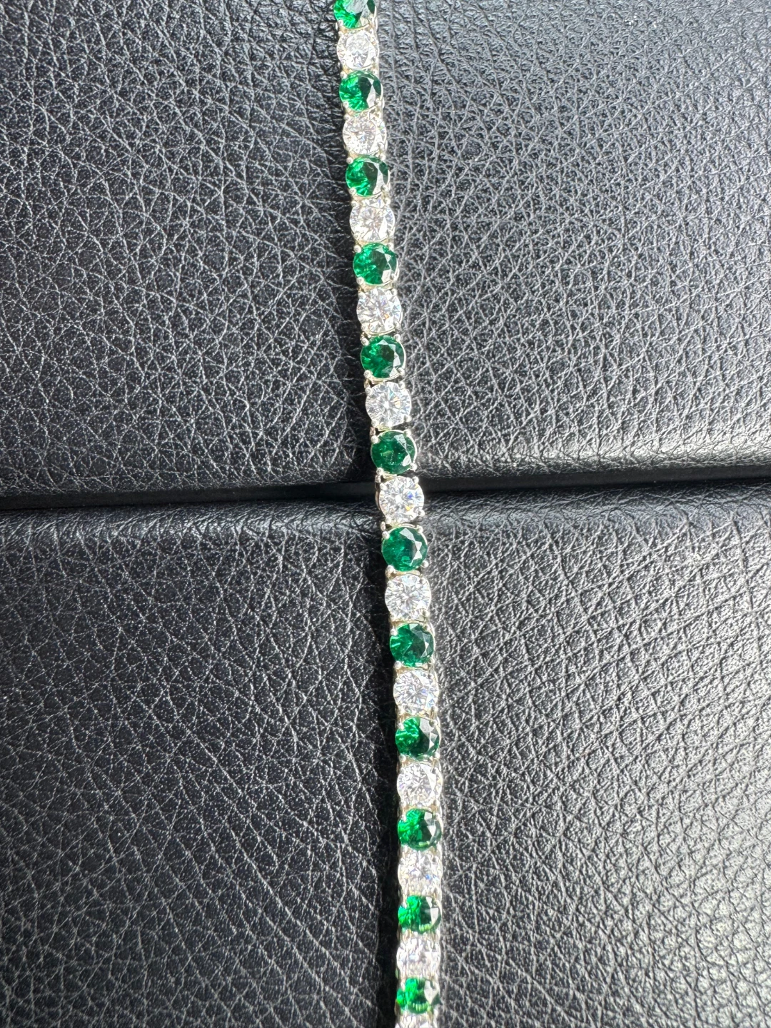 Tennis Bracelet with Green Stones and Diamonds - photo 4