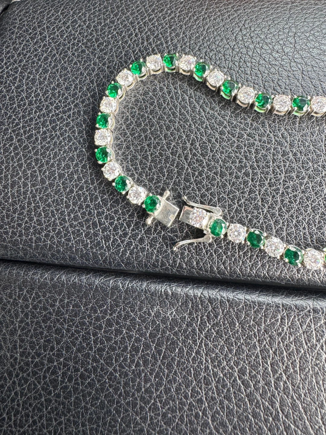 Tennis Bracelet with Green Stones and Diamonds - photo 2